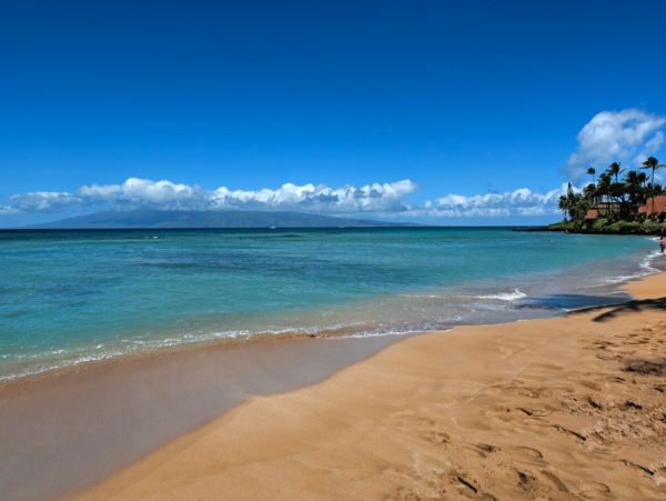 Luxury Oceanfront Condo in West Maui - Stunning Views & Amenities